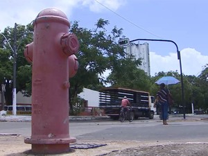 Existem apenas três hidrantes em Macapá (Foto: Reprodução/TV Amapá)