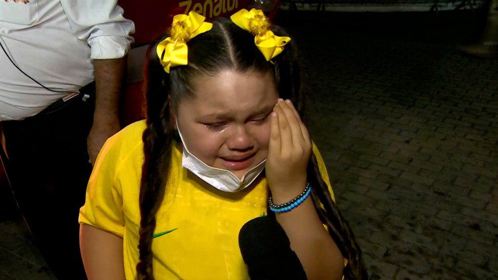 Ana Luíza emocionada  (Foto: Reprodução )