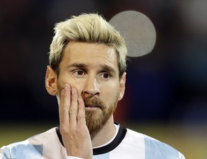 Messi Argentina x Uruguai (Foto: AP)