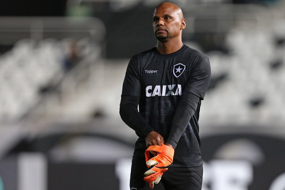 No Dia do Goleiro, Jefferson valoriza homenagens, elogia ...