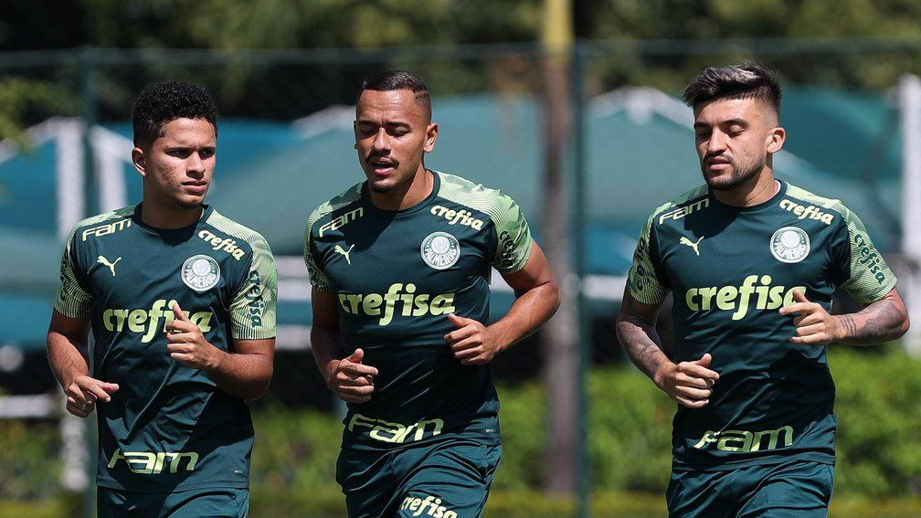 Elenco do Palmeiras se reapresenta após vitória e faz treino técnico na Academia