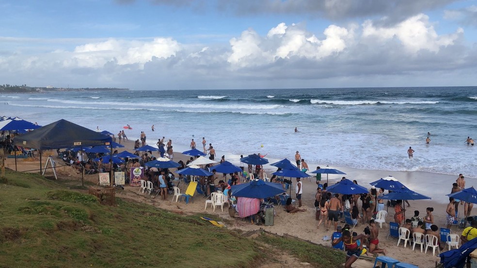 Praia de Piat&atilde;, em Salvador, na tarde deste domingo (22) &mdash; Foto: Valma Silva/G1 BA