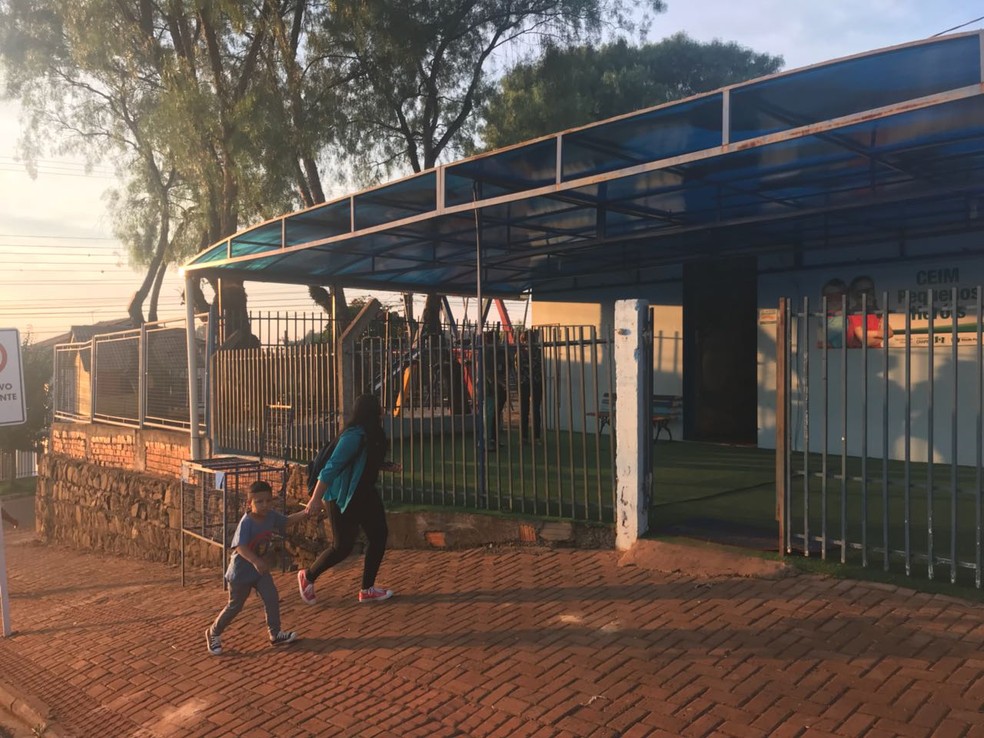Creche invadida por caminhonete volta a funcionar e ...