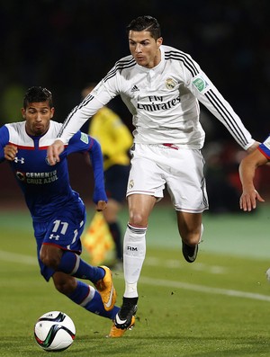 Cristiano Ronaldo do Real Madrid, Rojas e Giménez do Cruz Azul (Foto: EFE)