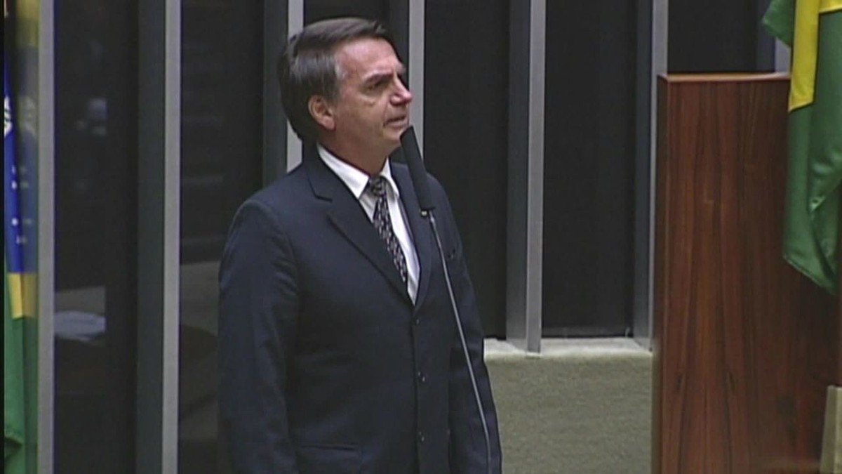 Entidade de delegados da PF pede a Bolsonaro autonomia financeira e mandato para diretor-geral