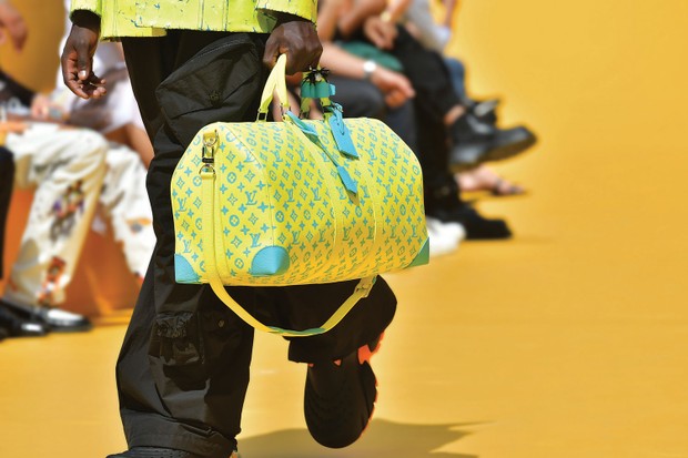 Da Louis Vuitton: na moda de bolsas enormes, estruturadas, que se assemelham a malas de viagem (Foto:  Divulgação)