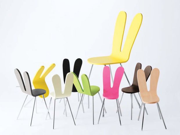 Cadeiras e poltronas assinadas por designers têm também versões para crianças (Foto: Divulgação)