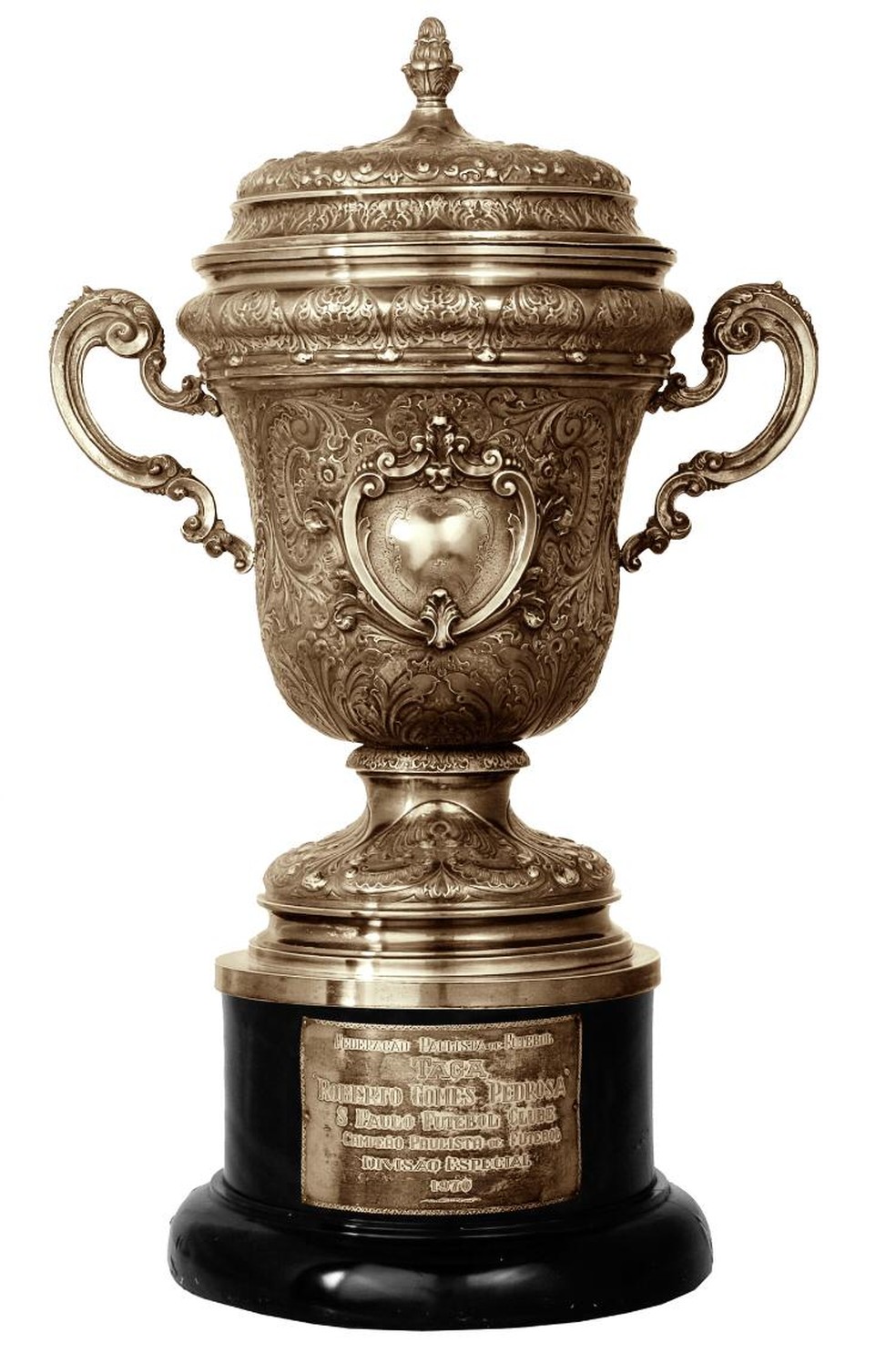 O troféu do Campeonato Paulista de 1970, que encerrou o maior jejum da história do São Paulo — Foto: Arquivo SPFC