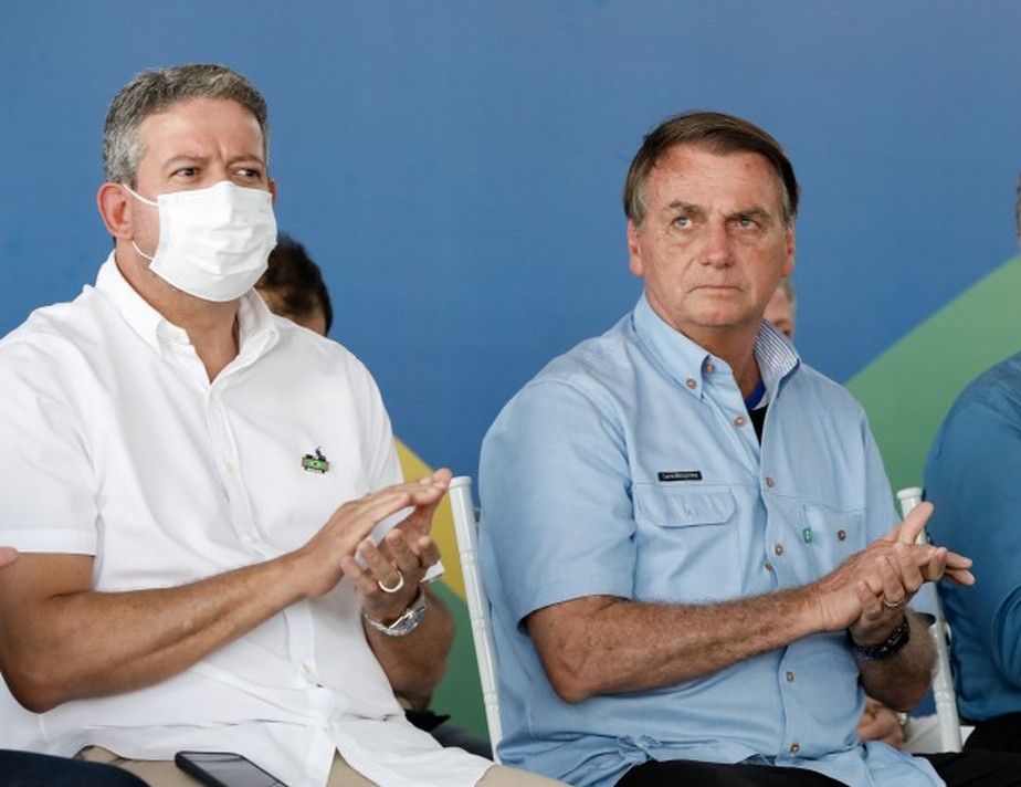 O presidente da Câmara, Arthur Lira (PP-AL) e o presidente Jair Bolsonaro (PL)