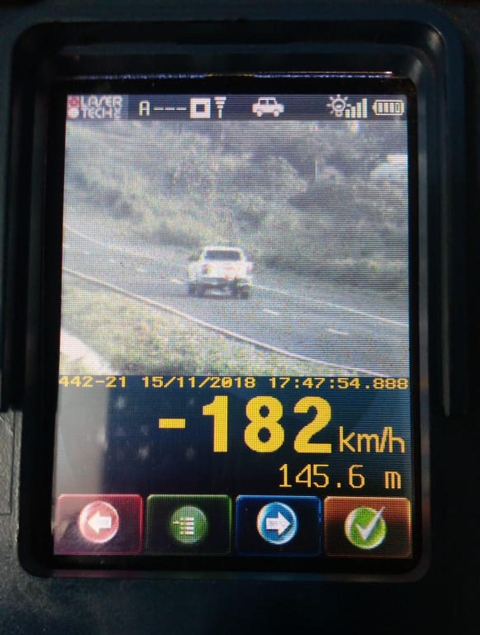 VeÃ­culo foi flagrado a 182 km/h na BR-364 em MT â€” Foto: PRF/DivulgaÃ§Ã£o
