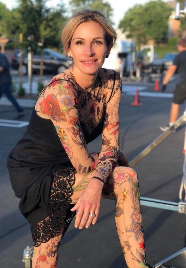 Julia Roberts surge completamente tatuada (Foto: Reprodução/Instagram)