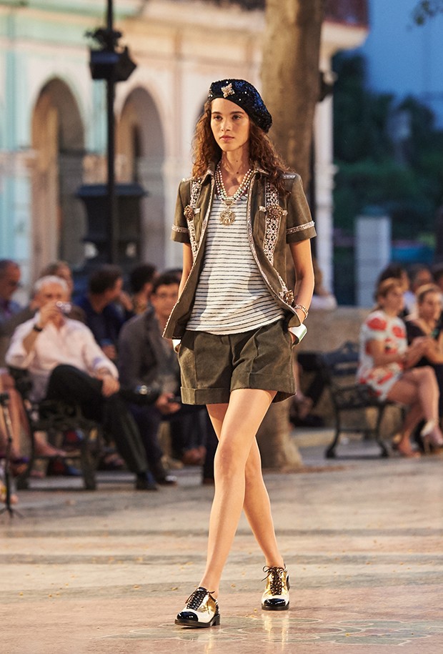 A beret references Che Guevara, for a sporty yet unmistakably Chanel look (Foto: Olivier Saillant)