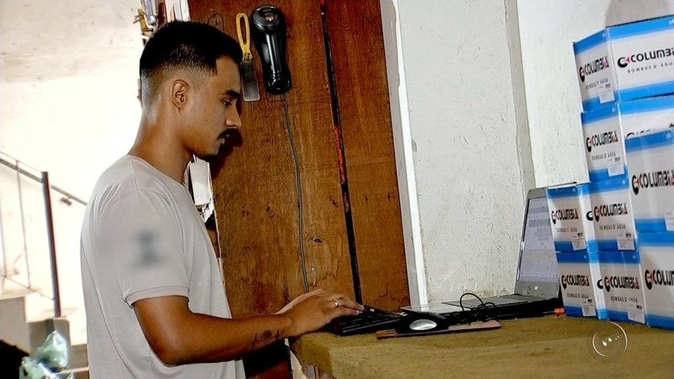 H&aacute; vagas para estoquista em Salvador &mdash; Foto: Reprodu&ccedil;&atilde;o