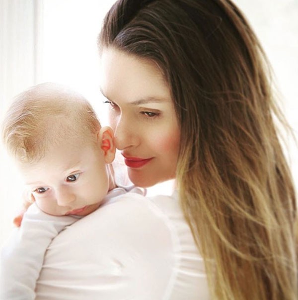 "Quando é seu, aquele bebê depende 100% de você" (Foto: Reprodução/Instagram)