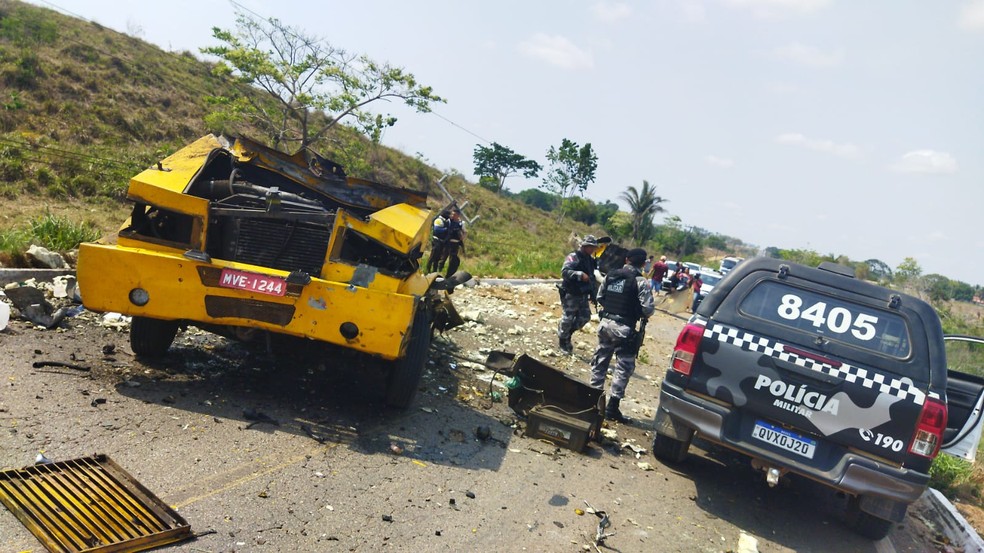 Assaltantes explodem carro-forte em Marabá — Foto: Reprodução