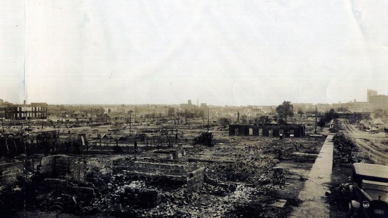 BBC - Registro histórico da destruição em Tulsa (Foto: OKLAHOMA HISTORICAL SOCIETY)