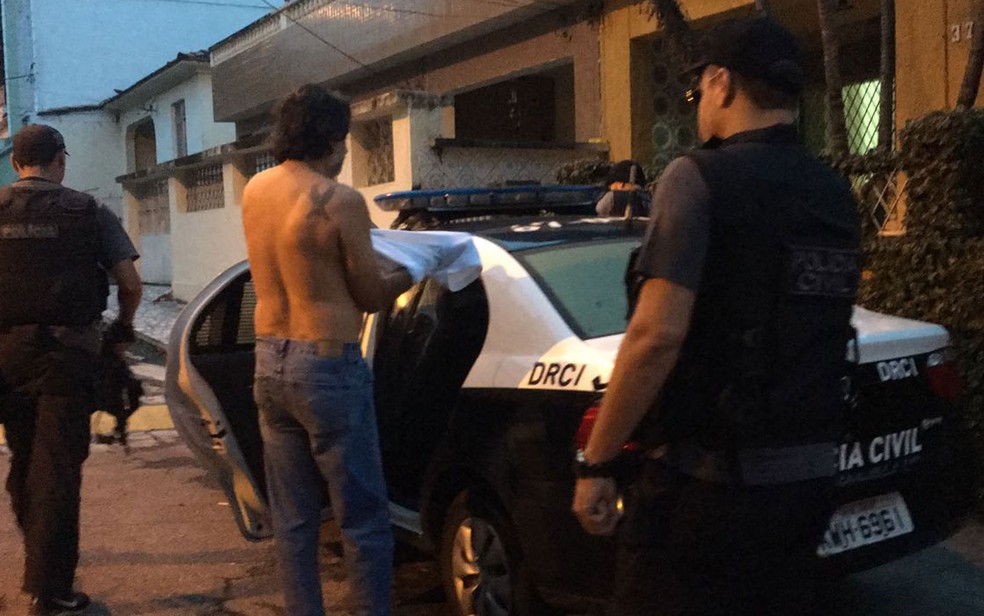 Polícia prendeu Manuel de Oliveira Menezes, presidente da Young Flu (Foto: Fernanda Rouvenat / G1)
