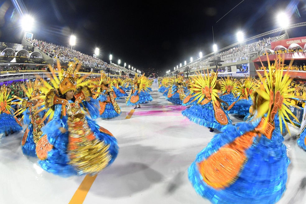 Ala das baianas da Acadêmicos de Vigário Geral, que em 2023 vai cantar as alegrias de ser criança — Foto: Alexandre Durão/G1