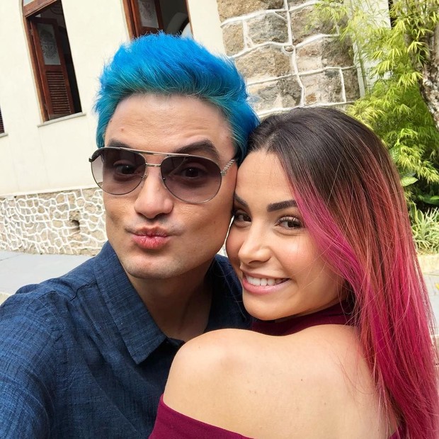 Felipe Neto e Bruna Gomes com cabelos coloridos (Foto: Instagram/Reprodução)