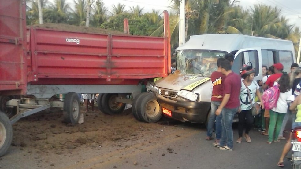 A PolÃ­cia RodoviÃ¡ria Estadual vai investigar as causas do acidente. â Foto: ReproduÃ§Ã£o/TV Verdes Mares