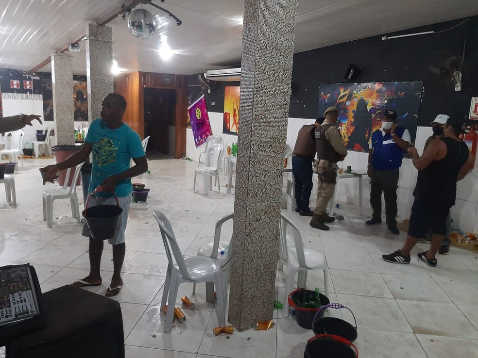 Mais de 200 pessoas sem m&aacute;scara s&atilde;o flagradas em casa de eventos no bairro do Garcia, em Salvador &mdash; Foto: Divulga&ccedil;&atilde;o / Semop