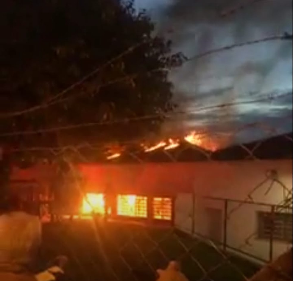 IncÃªndio atingiu cÃ´modo onde funcionava berÃ§Ã¡rio de creche em JosÃ© BonifÃ¡cio  â€” Foto: Arquivo Pessoal 