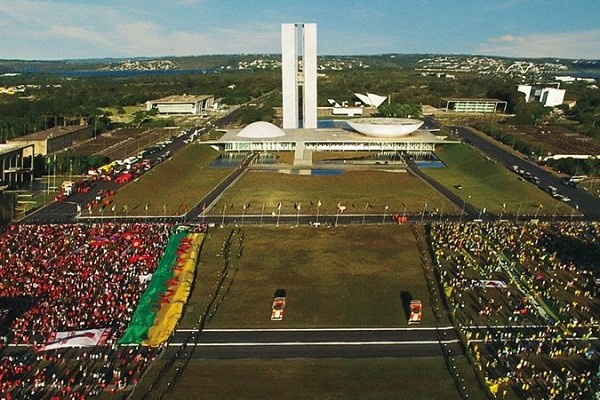 Cena de Democracia em Vertigem, documentário brasileiro indicado ao Oscar (Foto: Divulgação)