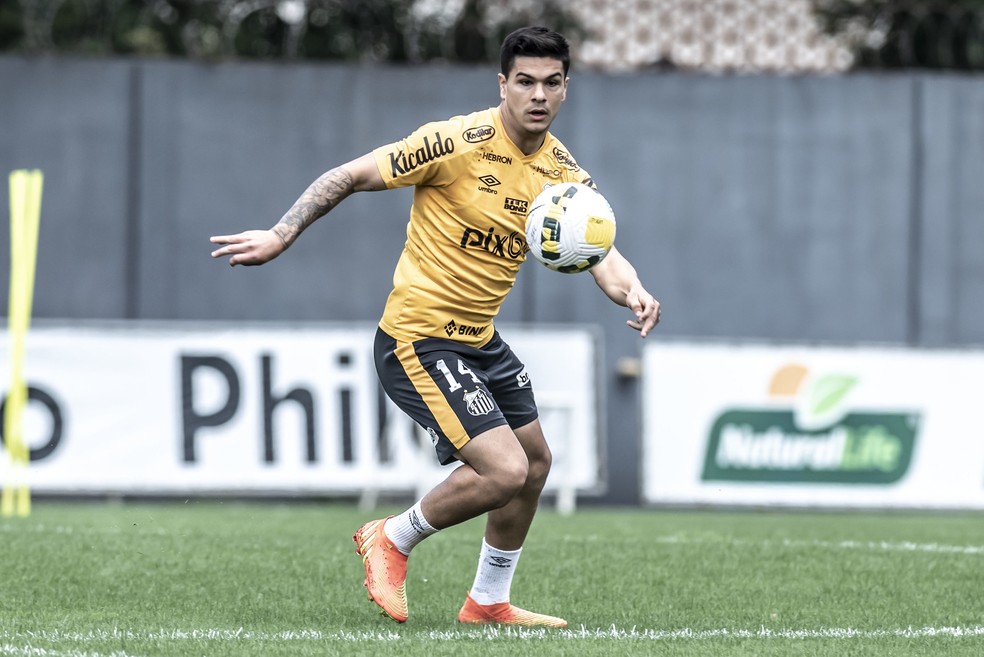Rodrigo Fernández durante treino do Santos — Foto: Ivan Storti/Santos FC