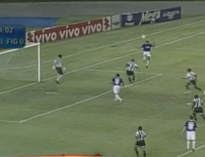 Na Memória: Kelly faz dois e Raposa goleia Figueirense por 4 a 0 em 2005