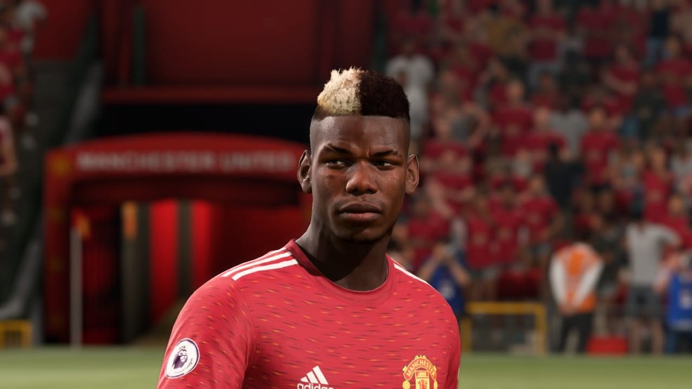 FIFA 21: Pogba consegue dar lançamentos espetaculares na vida real e no jogo — Foto: Reprodução/Luiz Gustavo Ribeiro