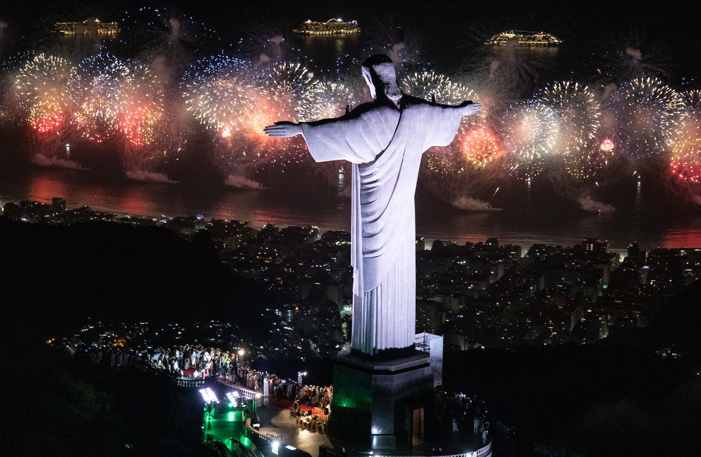 Imagem aérea da festa de réveillon no Rio de Janeiro — Foto: Fernando Maia/ Riotur