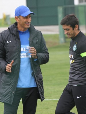 Péricles Chamusca diz que Coritiba ainda não terá seu estilo contra o Fla