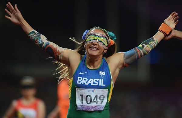 A atleta brasileira Terezinha Guilhermina, considerada a mulher cega mais rápida do mundo pelo "Guinness Book" (Foto: Getty Images)