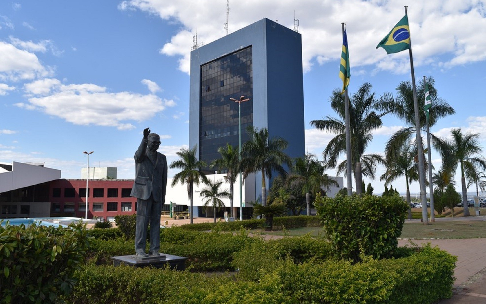 Prefeitura de Goiânia contrata médicos com salário de até R$ 13,8 mil 