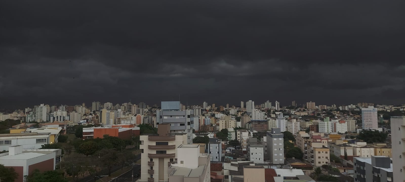 Primeira semana de outubro tem previsão de chuvas isoladas e aumento da umidade do ar no Triângulo, Alto Paranaíba e Noroeste de MG