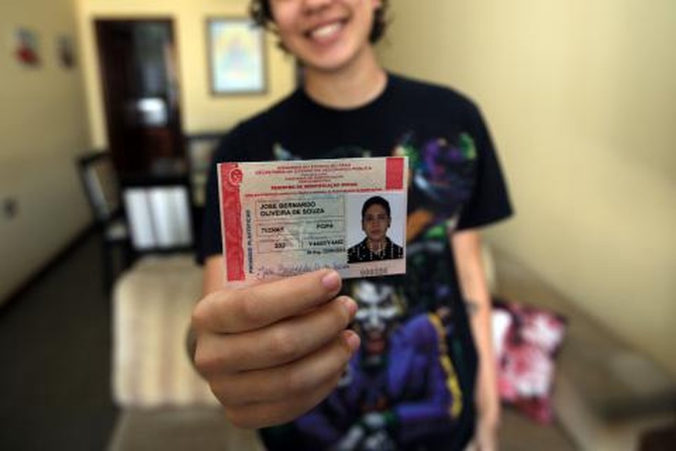 Emissão de carteira com nome social foi desburocratizada (Foto: Divulgação / Polícia Civil)