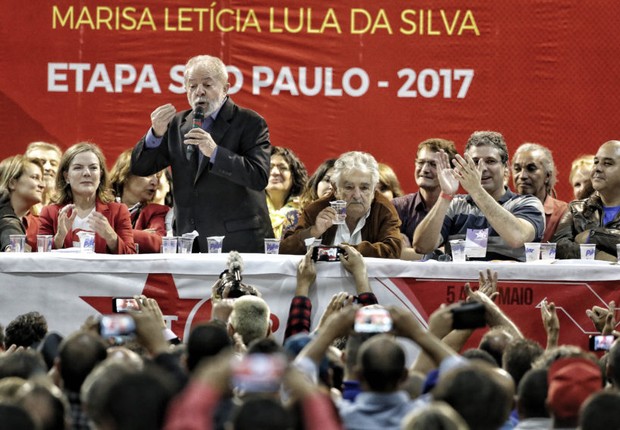 O ex-presidente Lula na abertura da etapa estadual São Paulo do 6º Congresso do PT, no sindicato dos Bancarios na rua Tabatinguera (Foto: Filipe Araujo)