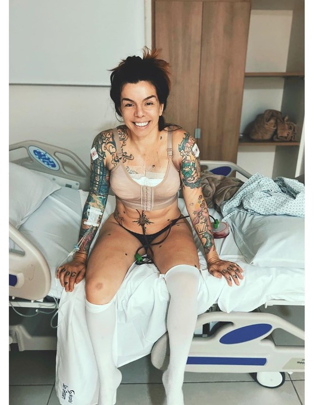 Penélope Nova após cirurgia (Foto: Reprodução/Instagram)