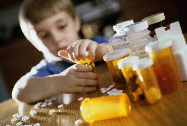 Cuidado com os remédios e as crianças (Foto: Thinkstock)