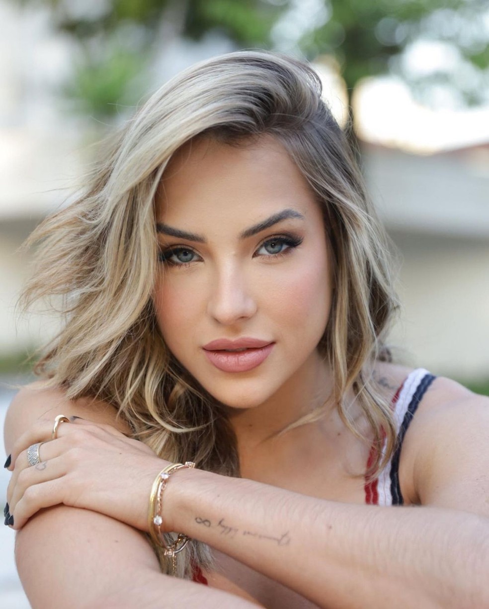 Gabi Martins sensualiza em foto sem sutiã — Foto: Reprodução/Instagram