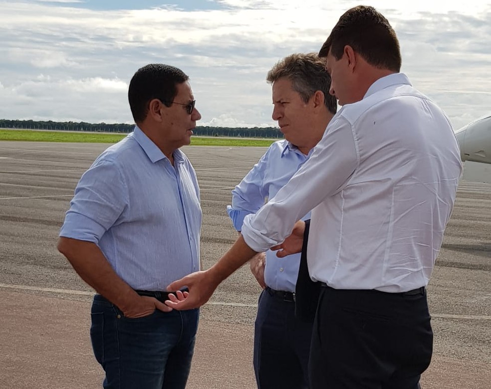 Governador de Mato Grosso acompanha o vice-presidente  — Foto: Assessoria