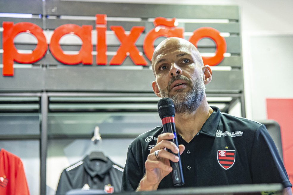 Alexandre Ferrante, técnico do Flamengo — Foto: Marcelo Cortes/Flamengo