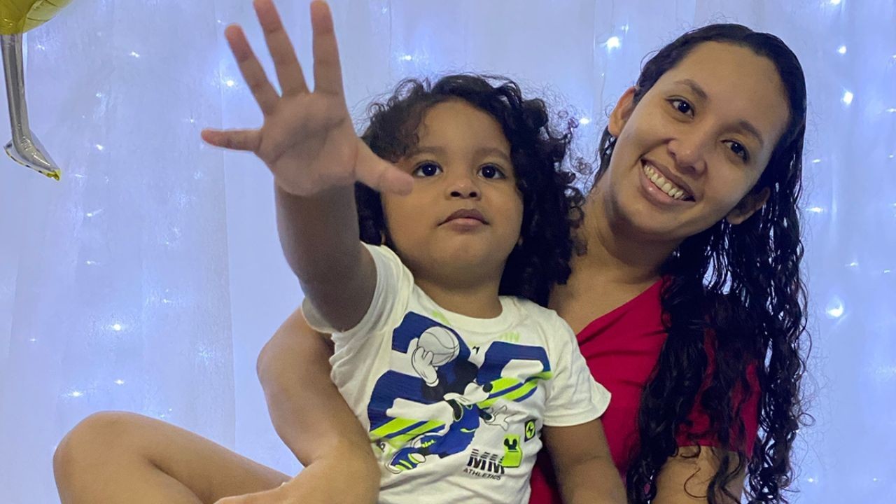'Sobrevivendo', diz homem que perdeu mulher e filho após atropelamento em calçada de Manaus