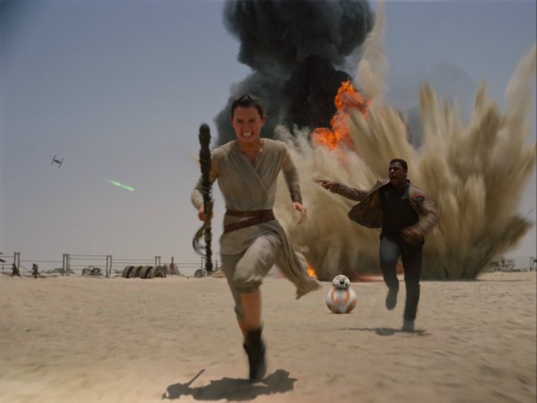 Rey e Finn, os protagonistas de 'Star Wars: Episódio VII - O Despertar da Força' (Foto: Divulgação)