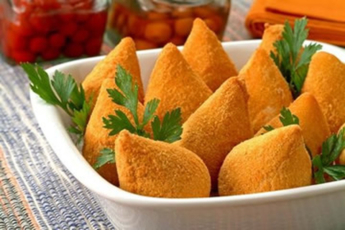 Coxinha de Frango com Catupiry | Pães e salgados | Receitas