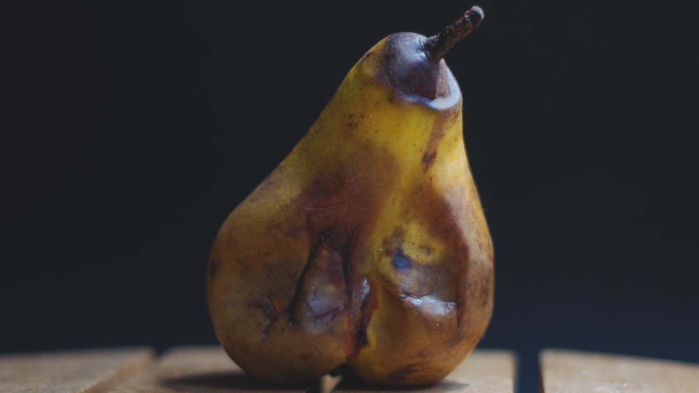 Fruta estragada.
