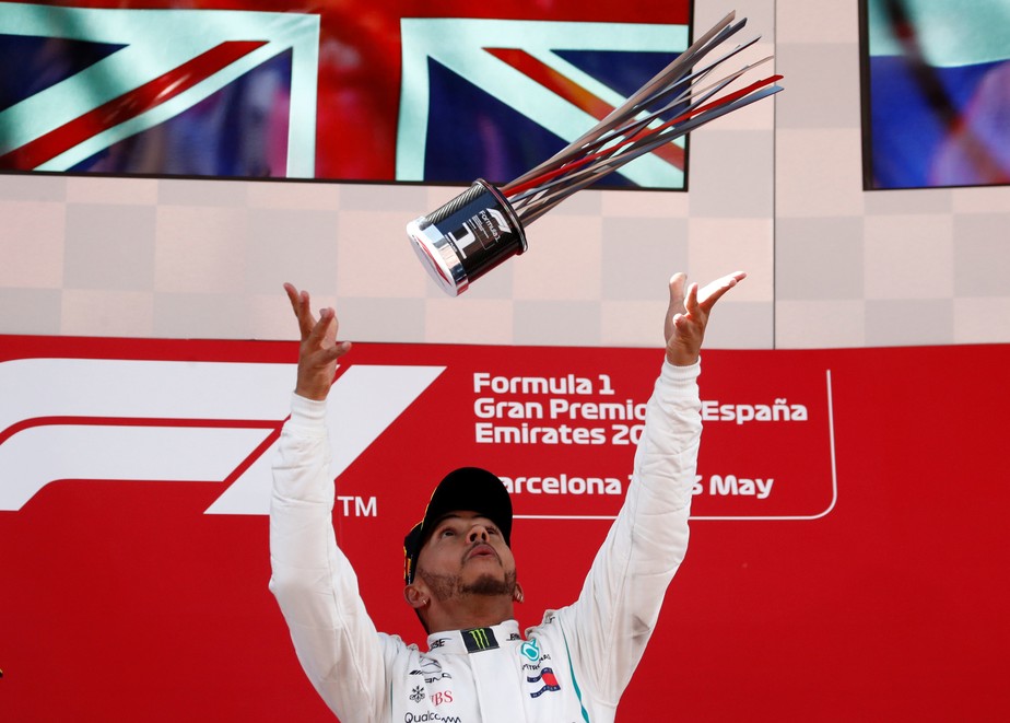 Hamilton vence com facilidade na Espanha e aumenta vantagem no campeonato