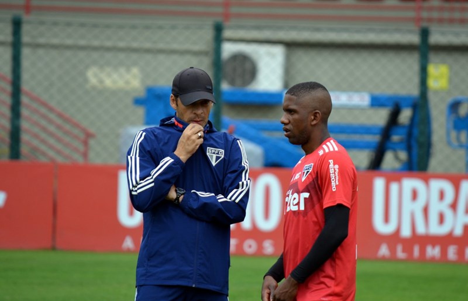 São Paulo relaciona 24 jogadores para o San-São