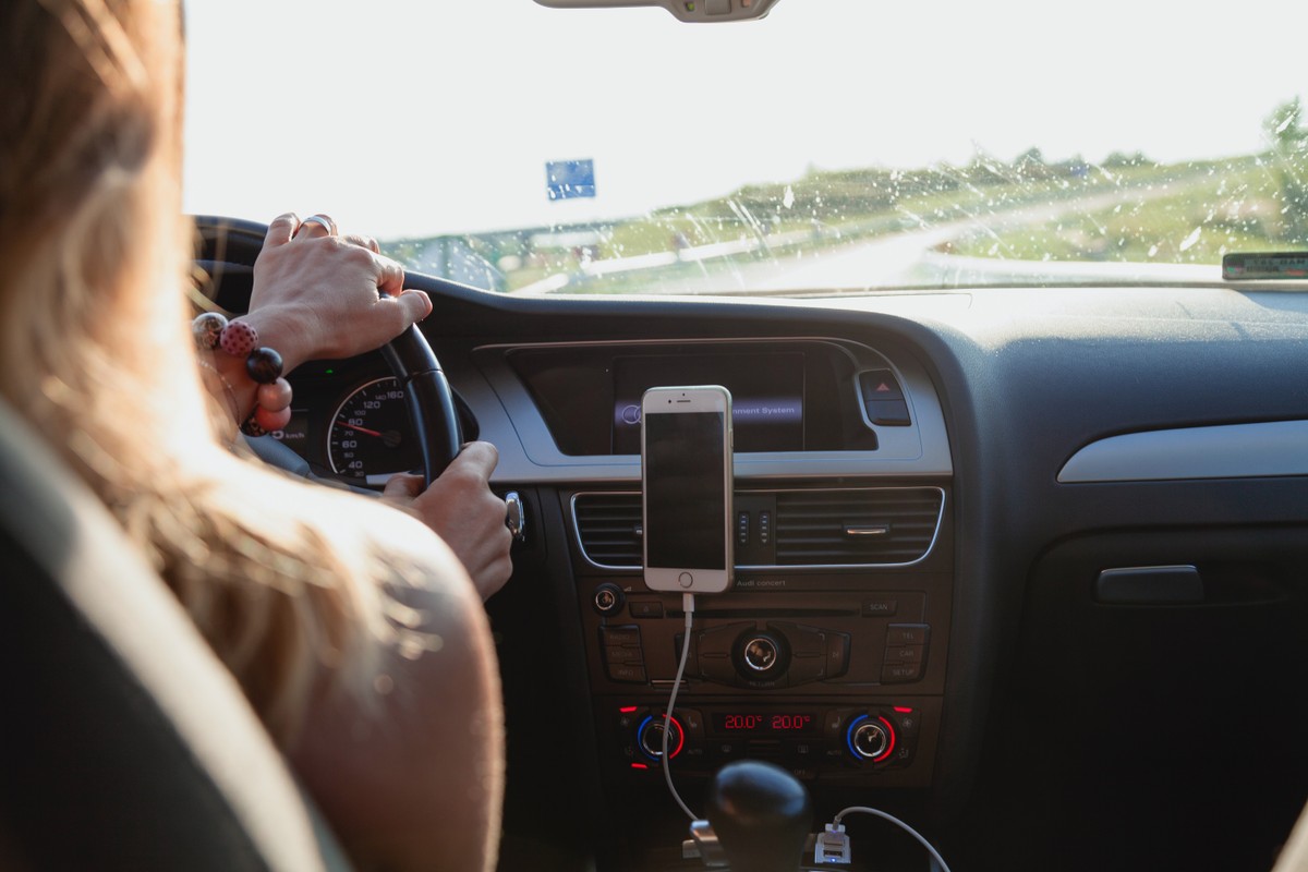 Caixa de som automotivo: 6 opções para ouvir músicas no carro