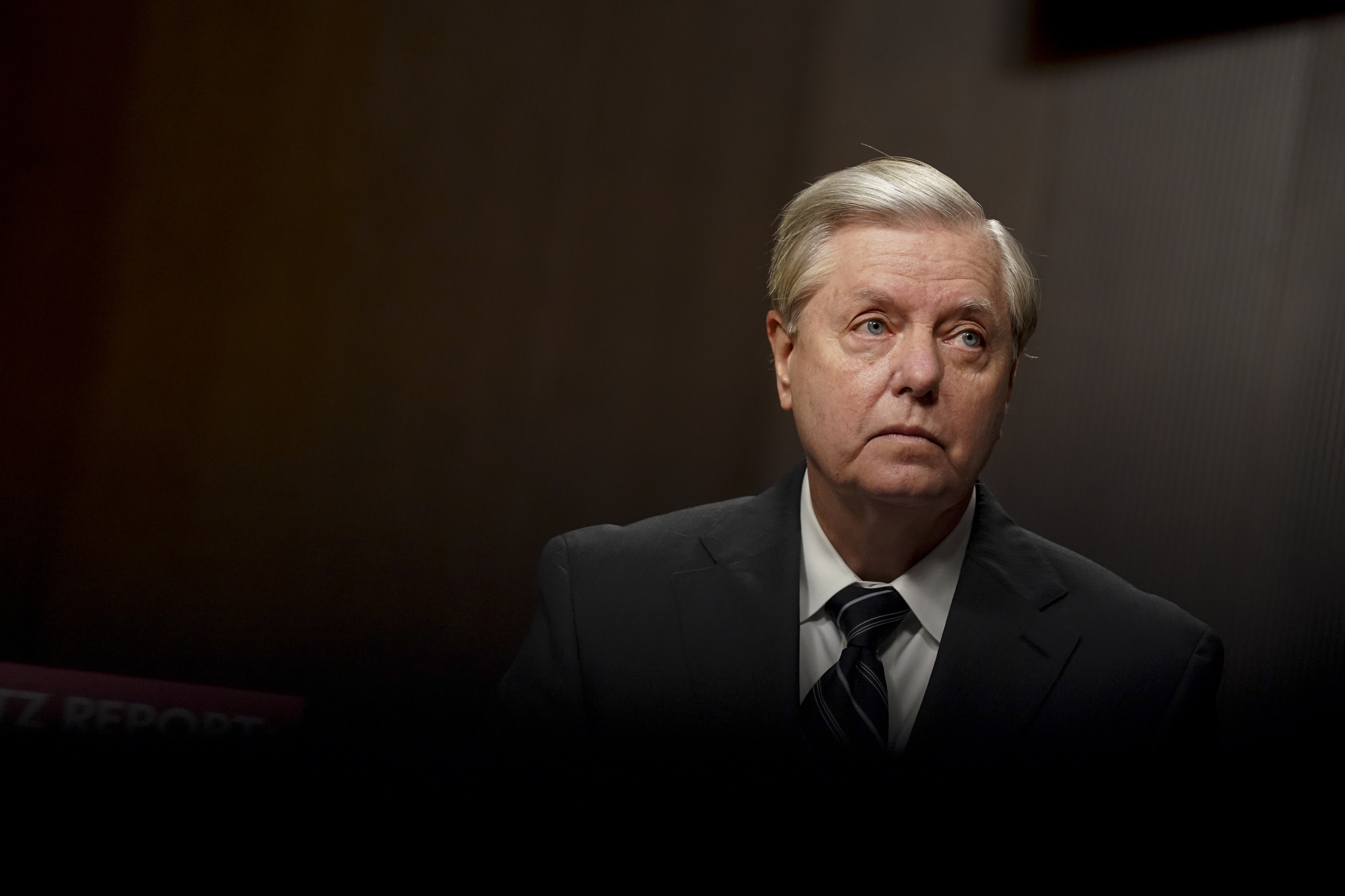 WASHINGTON, DC - SEPTEMBER 30: Chairman of the Senate Judiciary Committee Sen. Lindsey Graham (R-SC), waits to begin a hearing on Wednesday, September 30, 2020 on Capitol Hill in Washington, DC. The committee is exploring the FBI's investigation of the 20 (Foto: Getty Images)